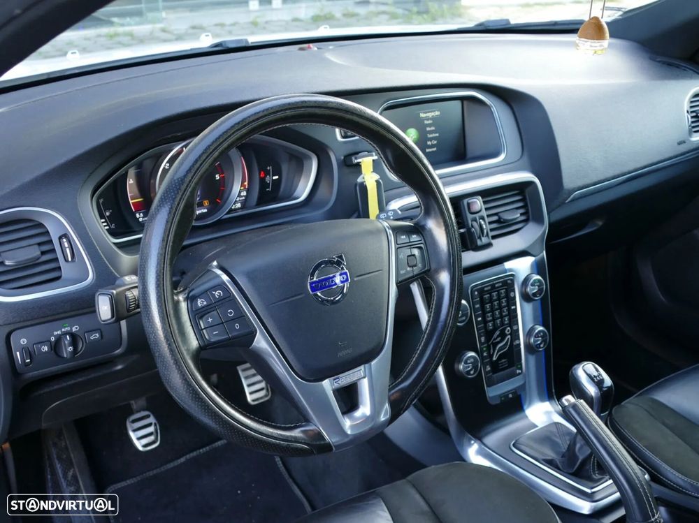 Volvo V40 2.0 D2 R-Design - 19