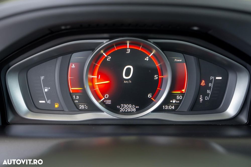 Volvo XC 60 D4 AWD Geartronic Momentum - 17