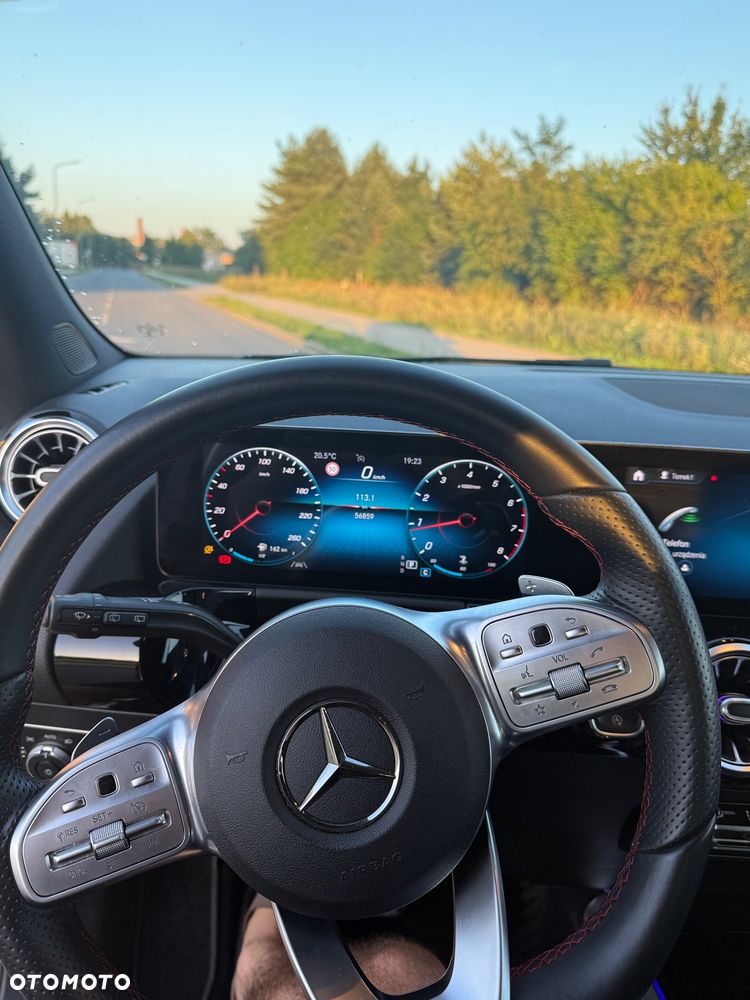 Mercedes-Benz GLA 200 AMG Line - 11