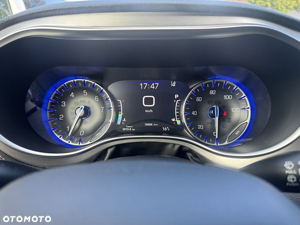 Chrysler Pacifica - 25