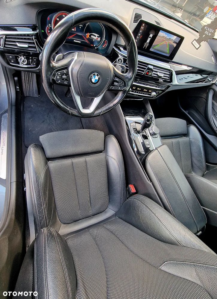 BMW Seria 5 525d Sport Line - 17