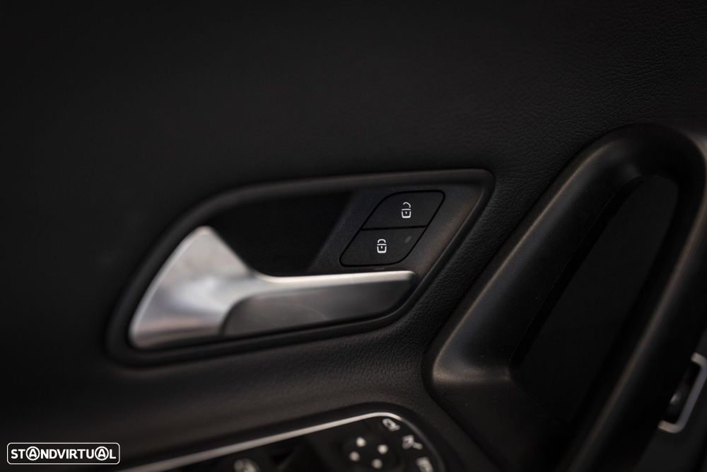 Mercedes-Benz CLA 250 e - 19