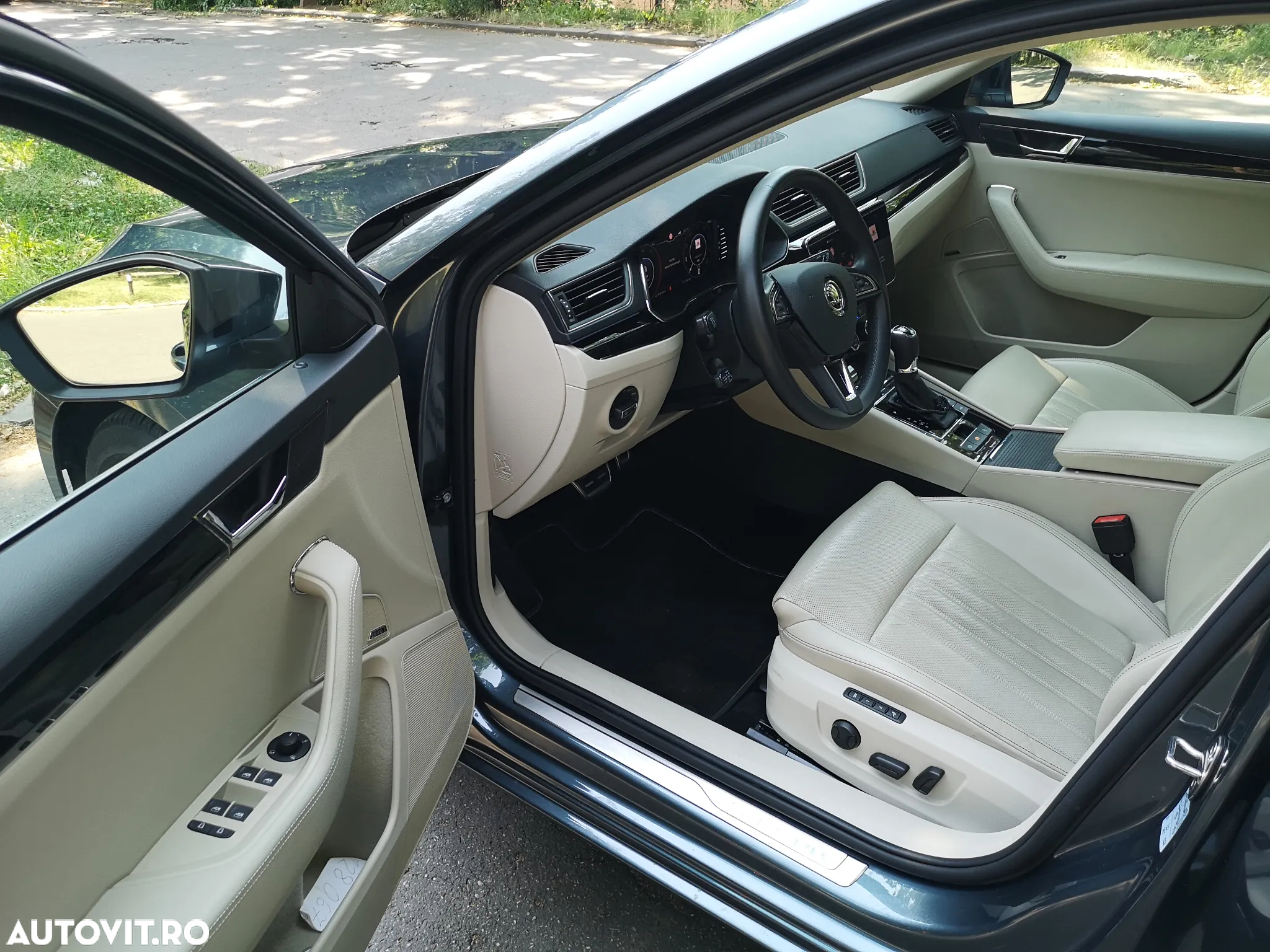 Skoda Superb 2.0 TDI DSG Laurin & Klement - 22