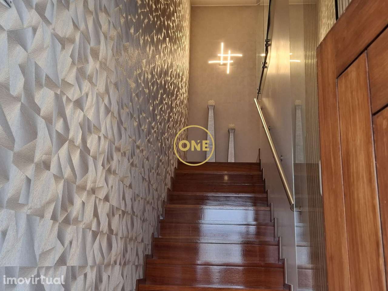 Moradia T3 em Folgosa – Conforto, tranquilidade e ligação rápida ao Po - Grande imagem: 3/25