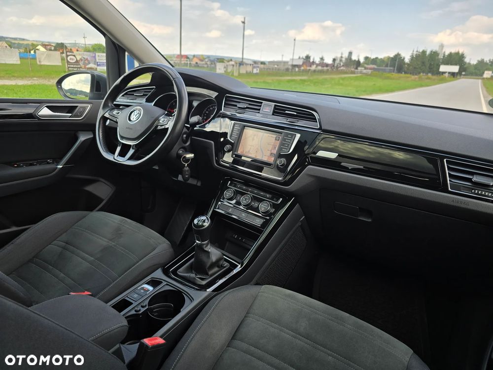 Volkswagen Touran 2.0 TDI SCR Highline - 13