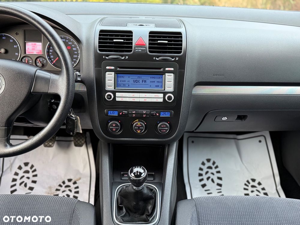 Volkswagen Jetta 1.6 Comfortline - 12