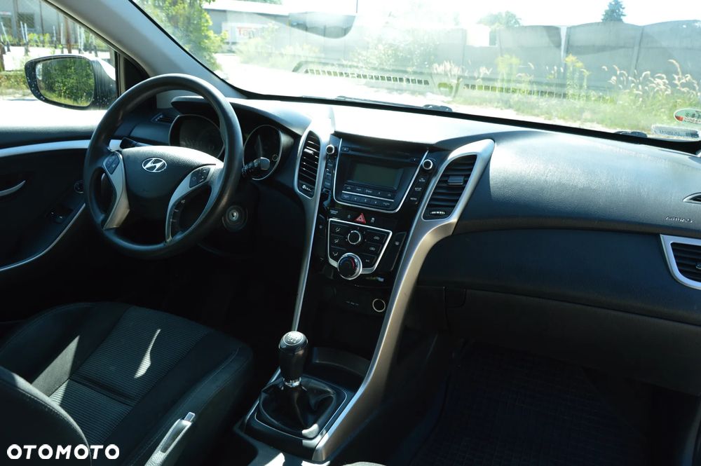 Hyundai i30 1.6 CRDi Classic + - 6