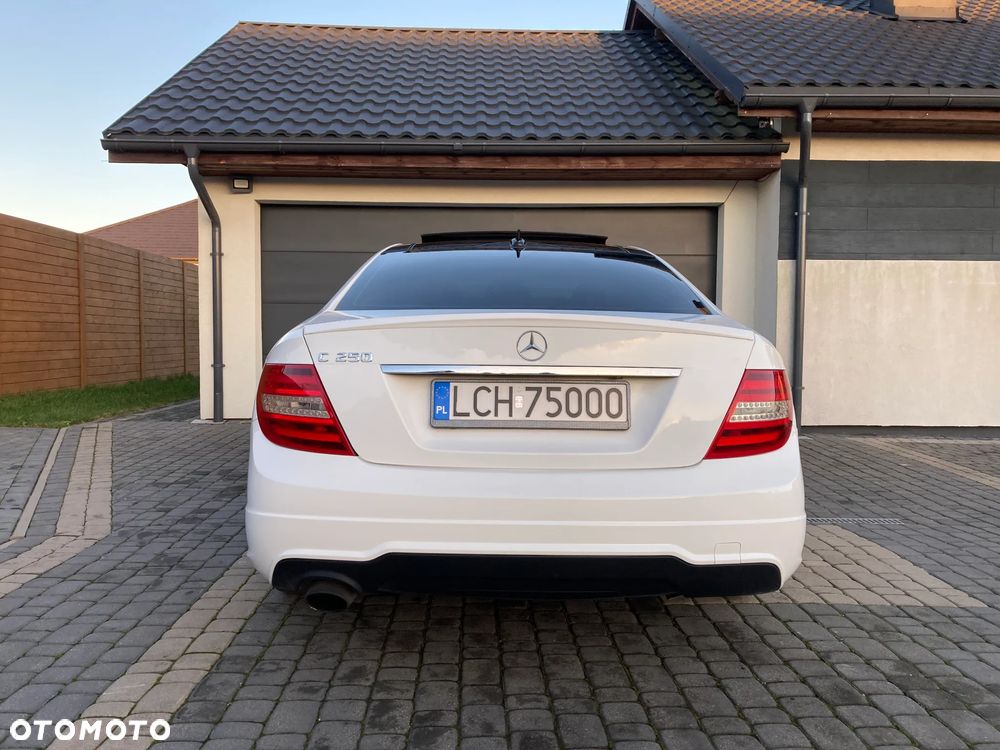 Mercedes-Benz Klasa C 250 7G-TRONIC Edition - 18