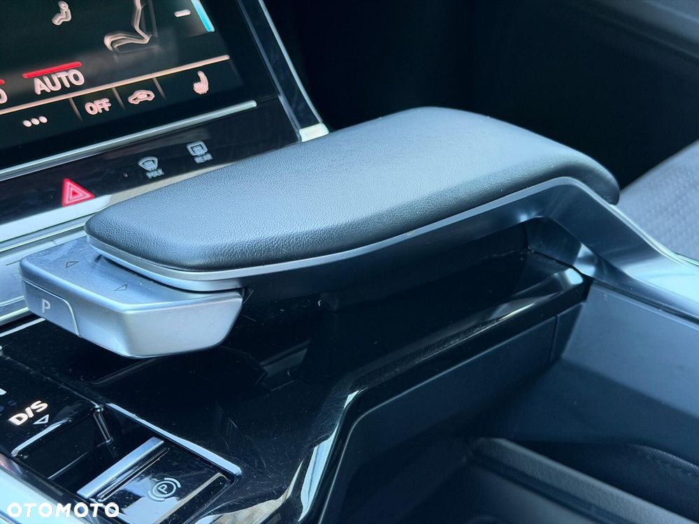 Audi e-tron 55 Quattro S Line - 41