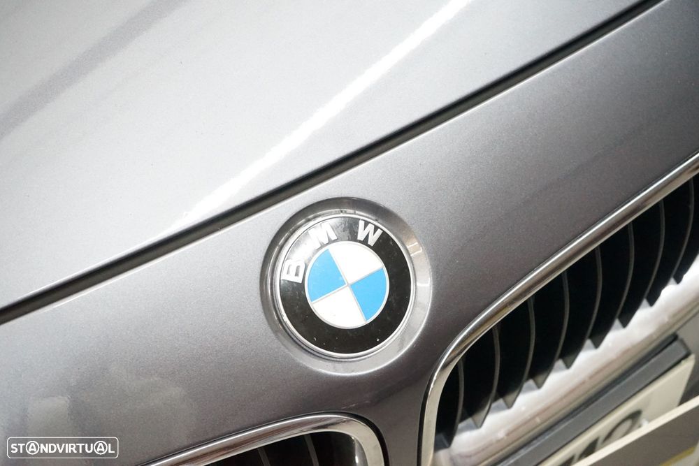 BMW 320 d Touring Auto Exclusive - 8