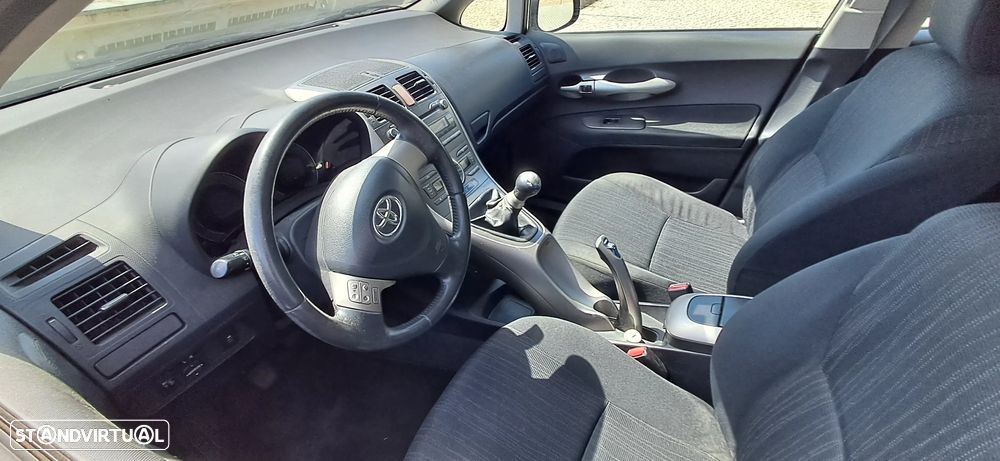Toyota Auris 1.4 D-4D Sol - 11