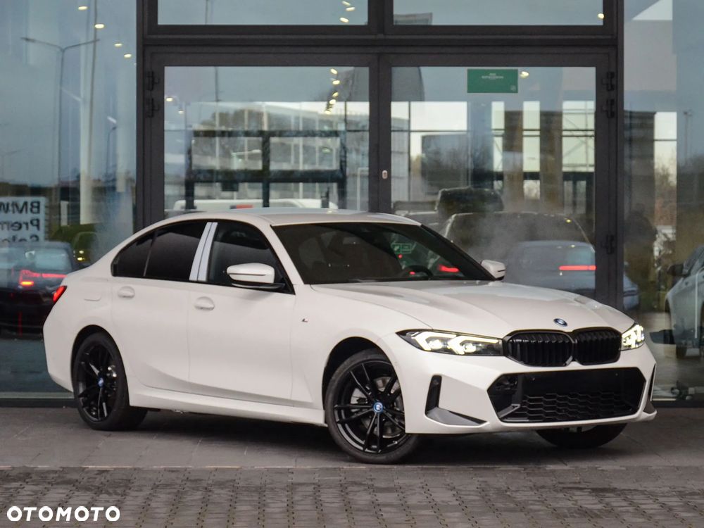 BMW Seria 3 330e PHEV xDrive M Sport sport - 7