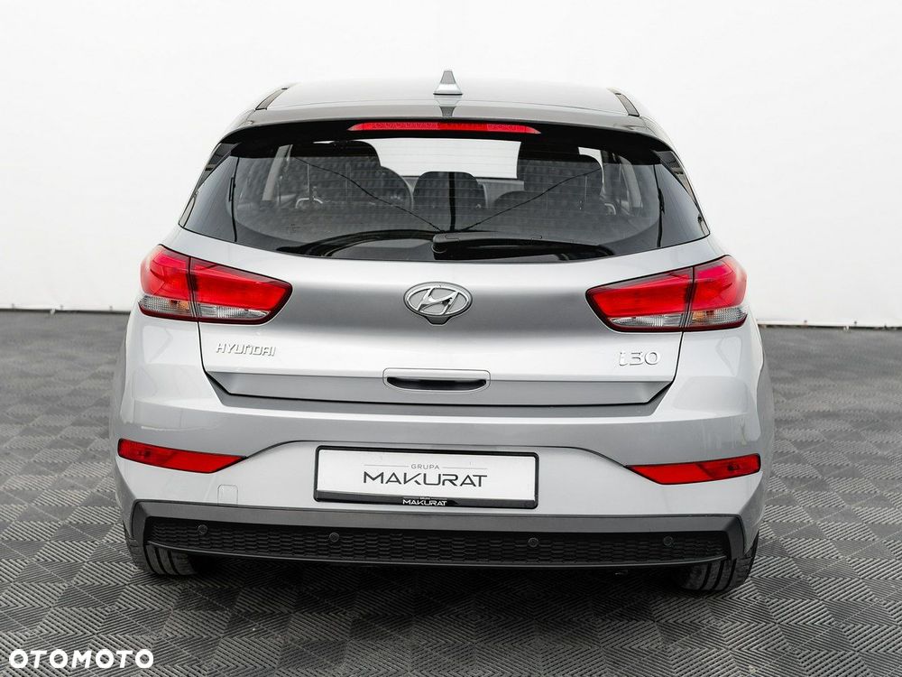 Hyundai i30 1.5 DPI Classic + - 11