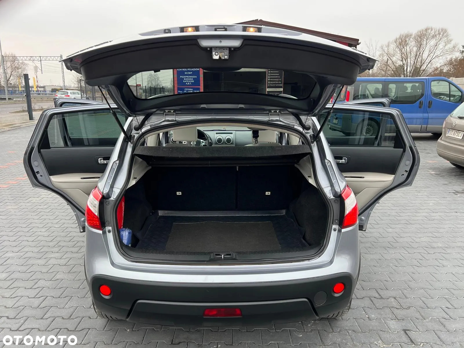 Nissan Qashqai 2.0 dCi 4 x 4 DPF tekna - 21