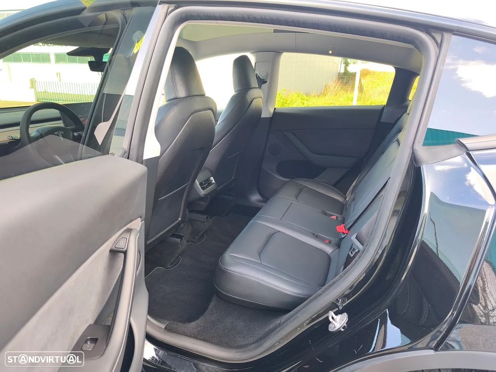 Tesla Model Y Performance Dual Motor AWD - 13