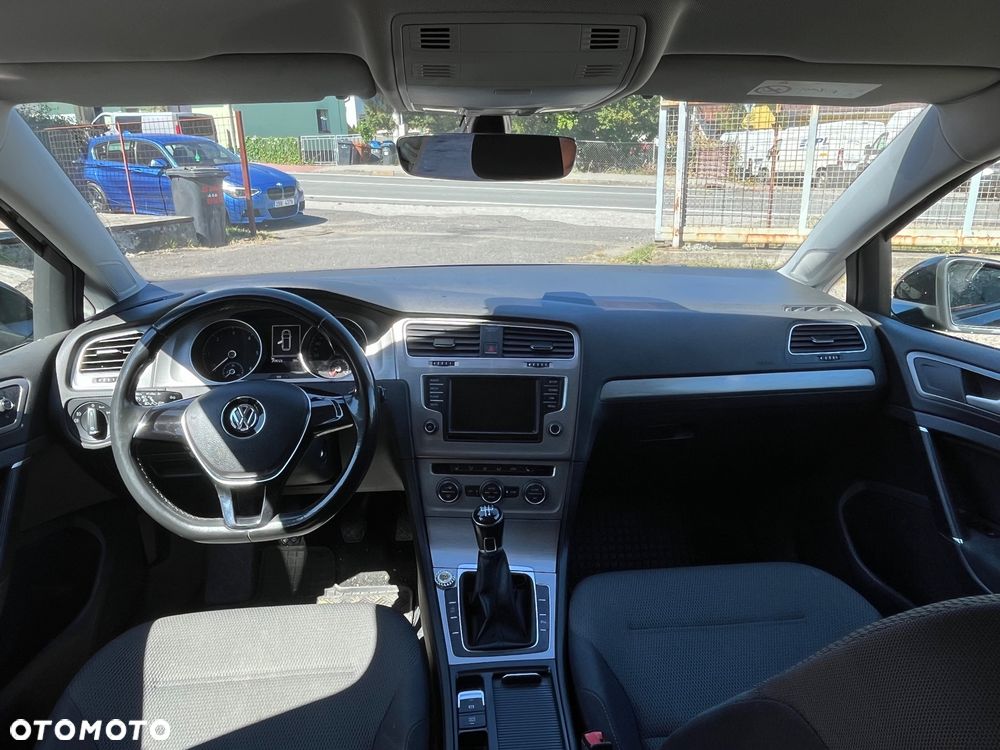 Volkswagen Golf 1.6 TDI BlueMotion Comfortline - 11