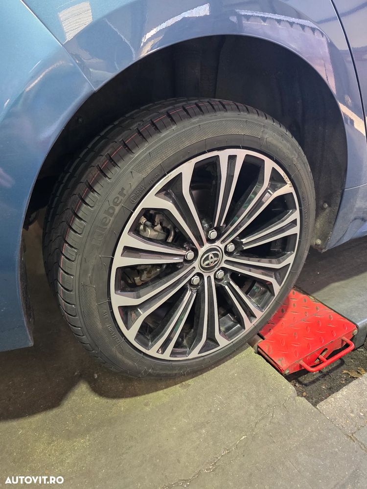 Toyota Corolla 1.8 Business Edition - 18