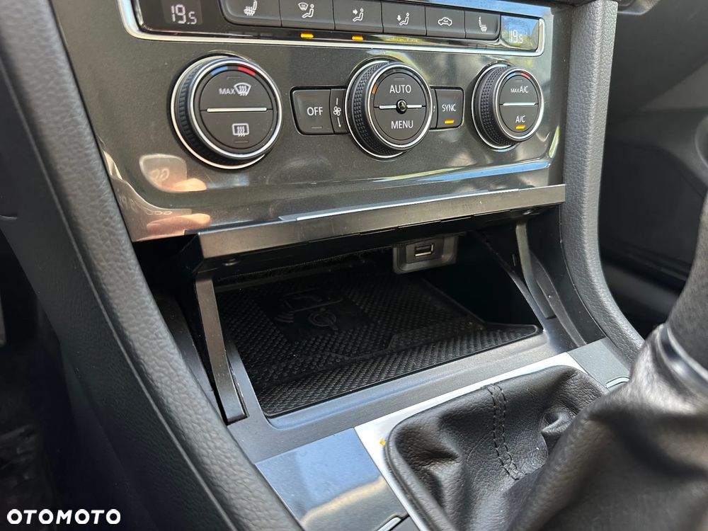 Volkswagen Golf Variant 1.6 TDI SCR Trendline - 21