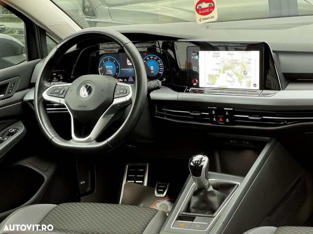 Volkswagen Golf - 8