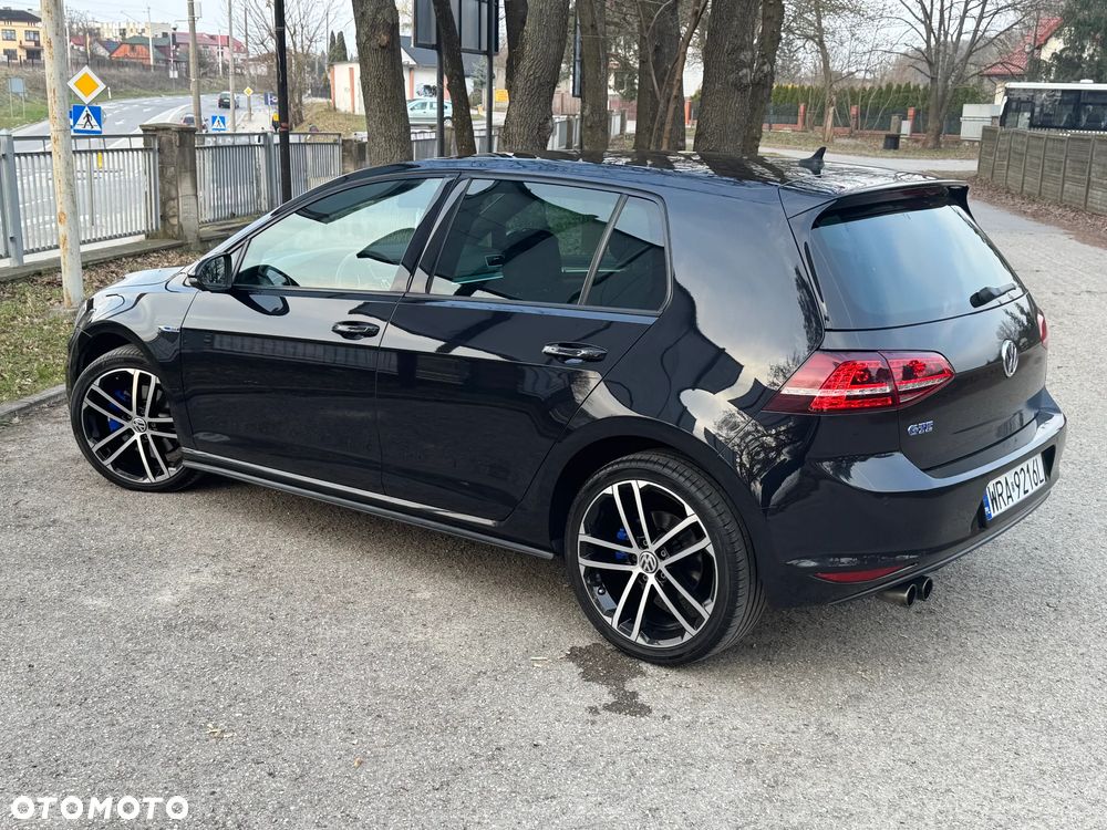 Volkswagen Golf - 13