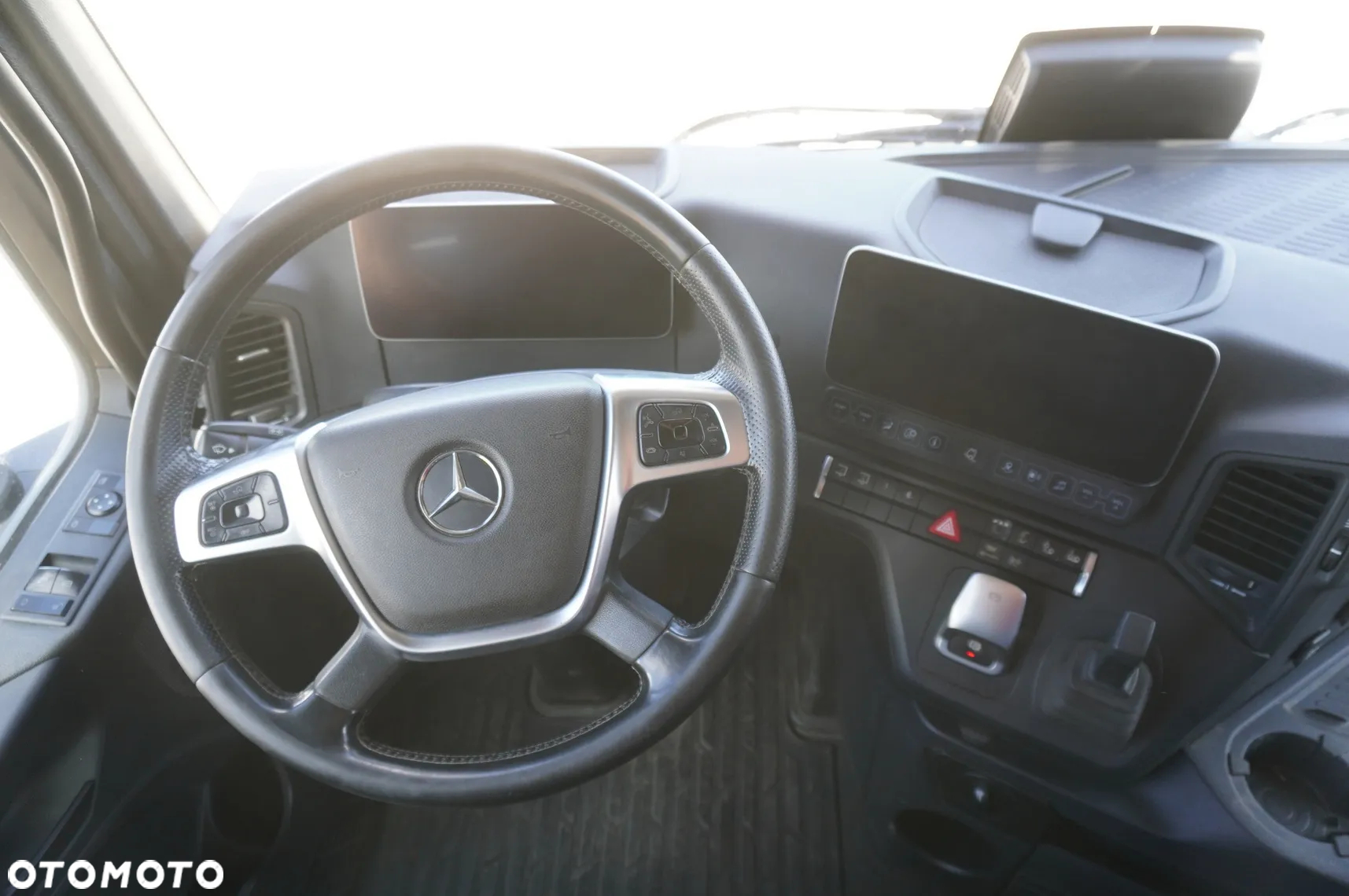Mercedes-Benz Arocs 3563 8×4 / 630 KM / oś skrętna / Zabudowa z kłonicami - 19