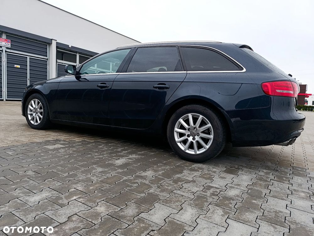 Audi A4 Avant 2.0 TDI DPF Ambiente - 8