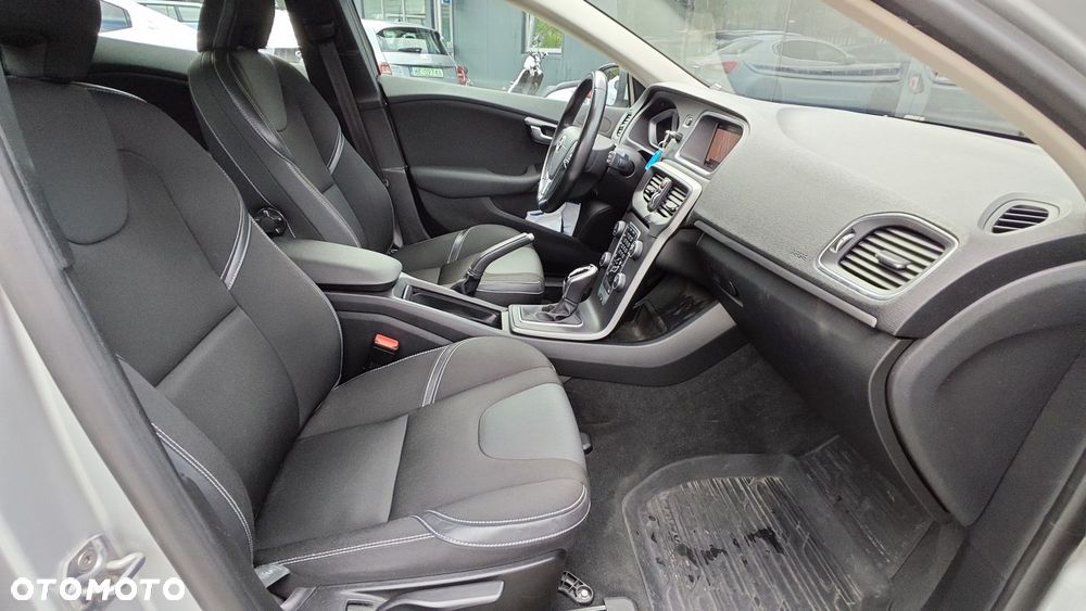 Volvo V40 D3 Drive-E SCR Momentum - 22