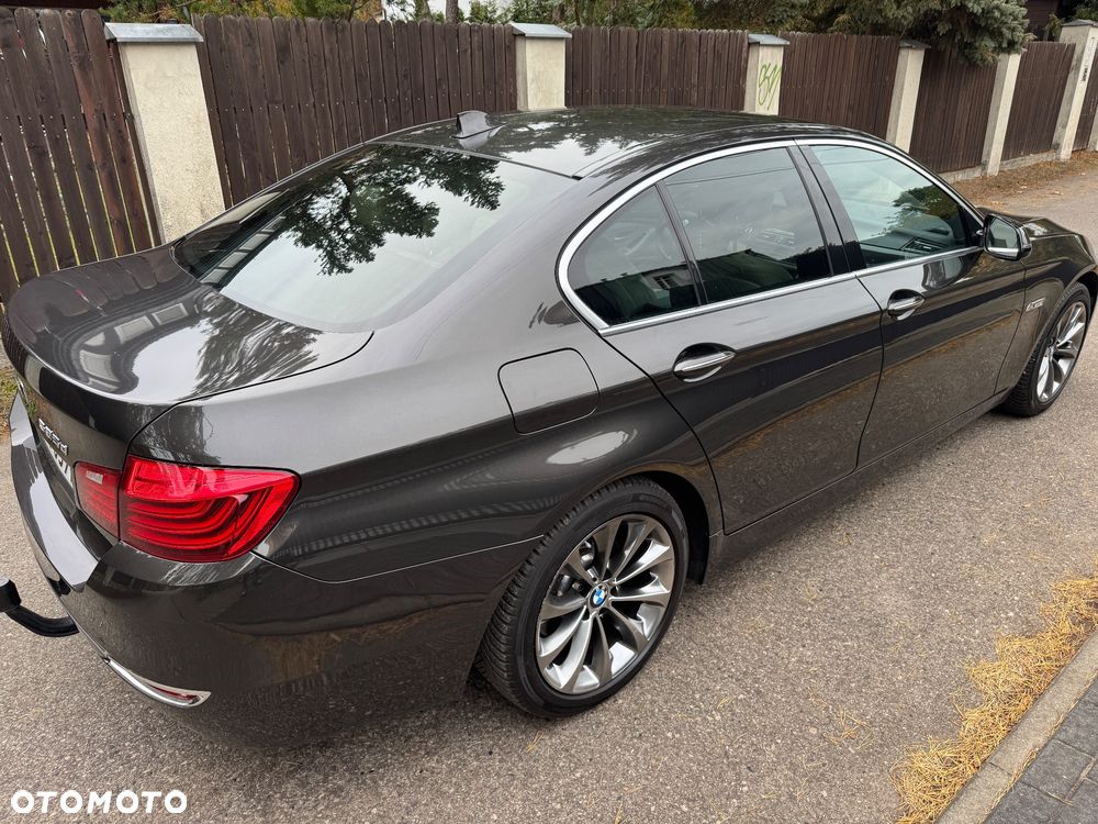 BMW Seria 5 525d xDrive Luxury Line - 10