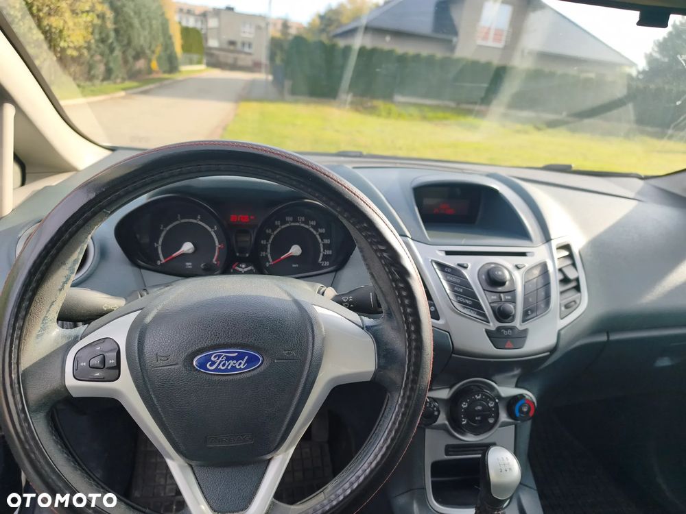 Ford Fiesta - 6