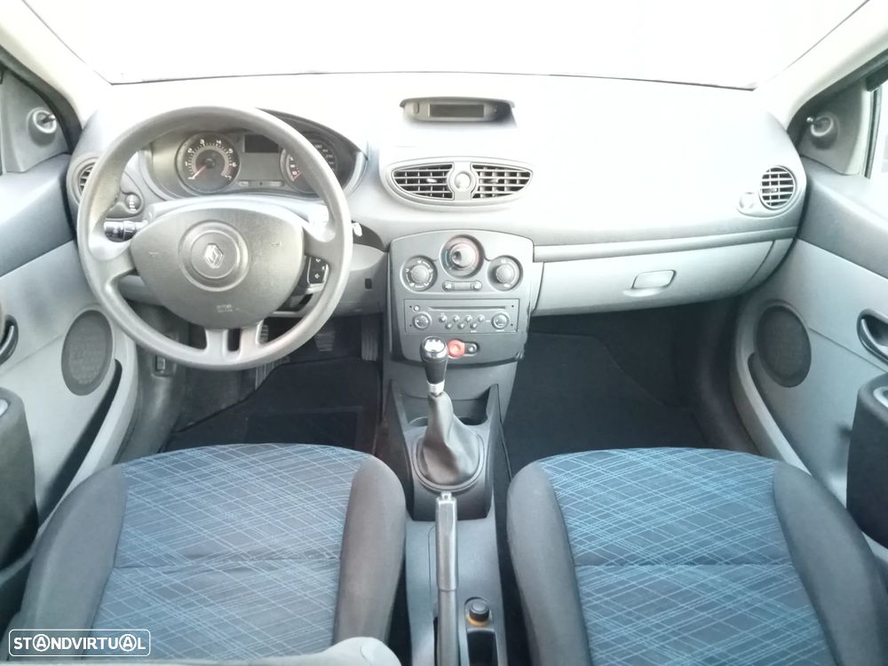 Renault Clio 1.2 16V Confort - 9