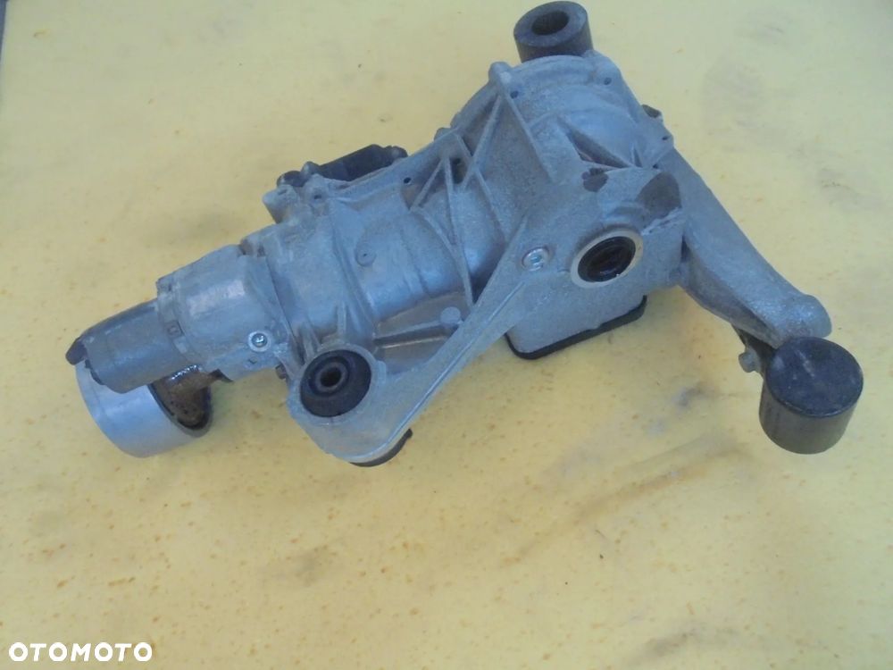 VOLVO XC60 II MILD HYBRID 2,0 DIESEL MOST TYLNY DYFER - 3