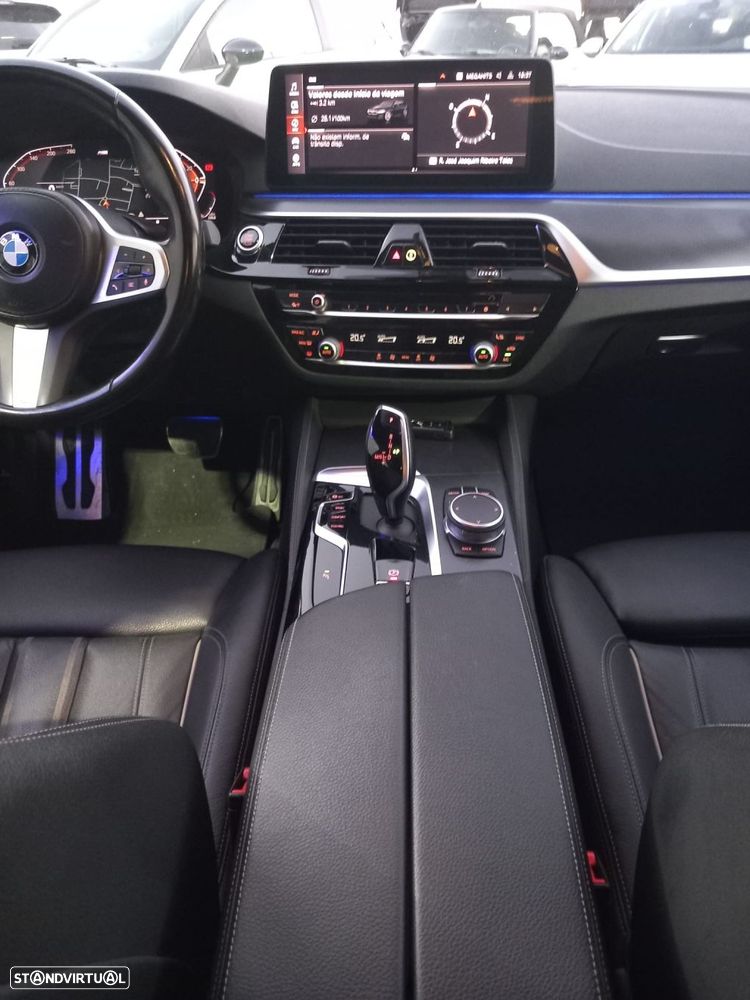 BMW 520 d Pack Desportivo M Auto - 19