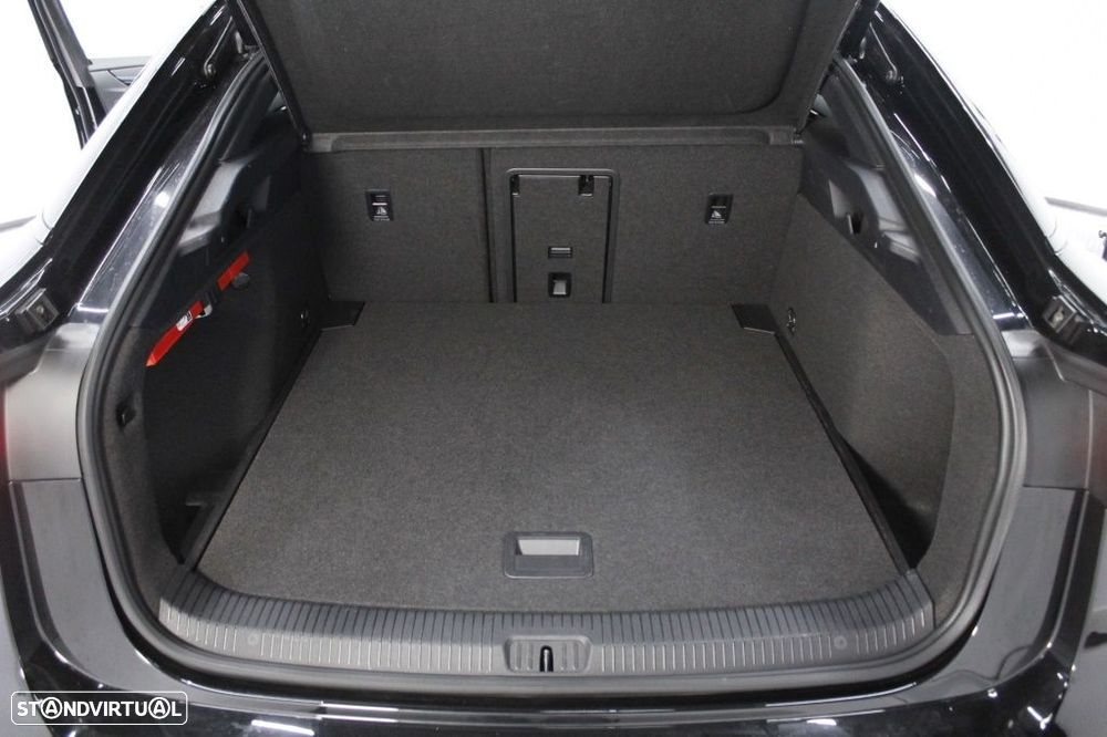 VW ID.7 77 kWh Pro Urban - 32