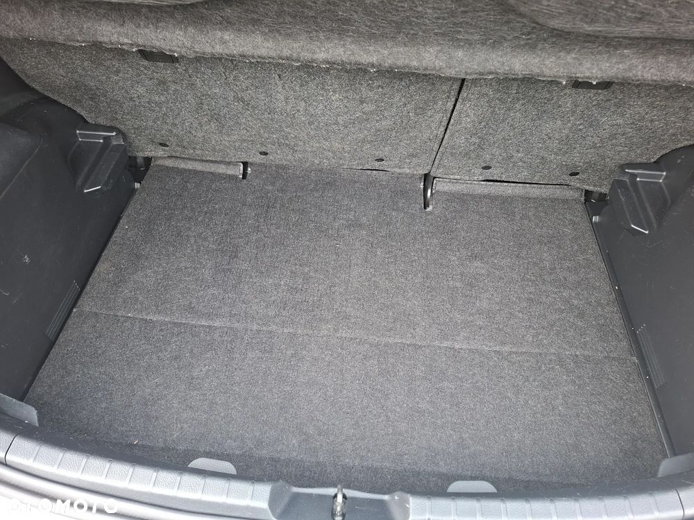 Toyota Yaris - 23