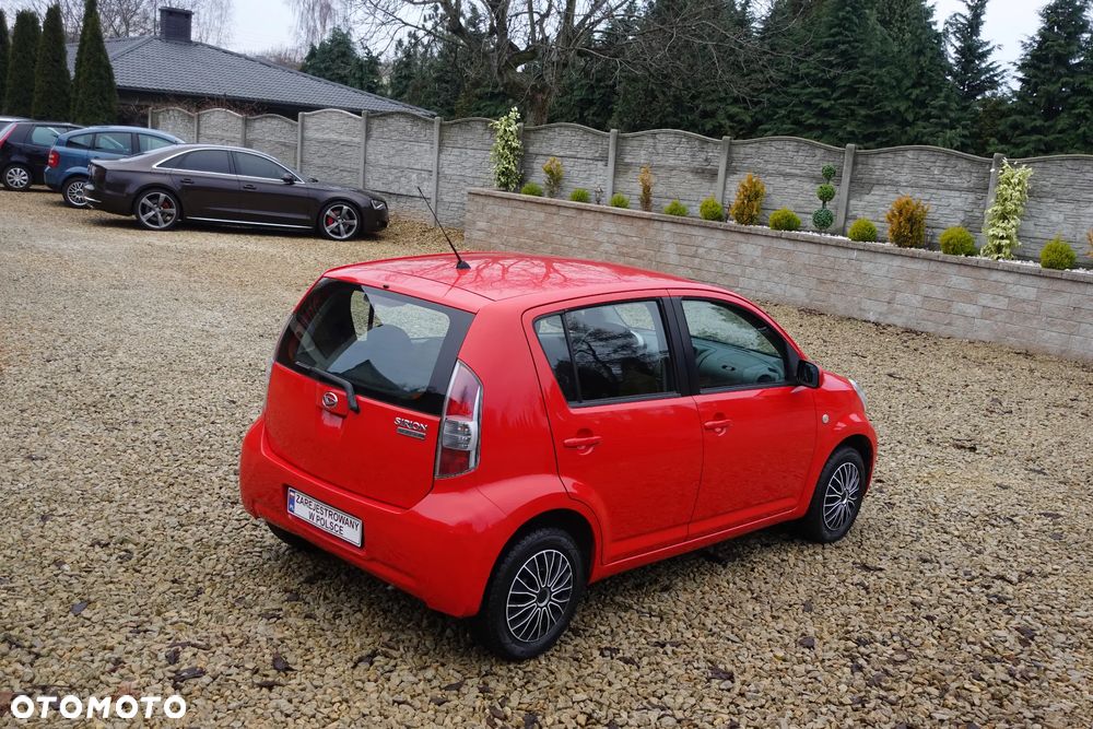 Daihatsu Sirion - 13