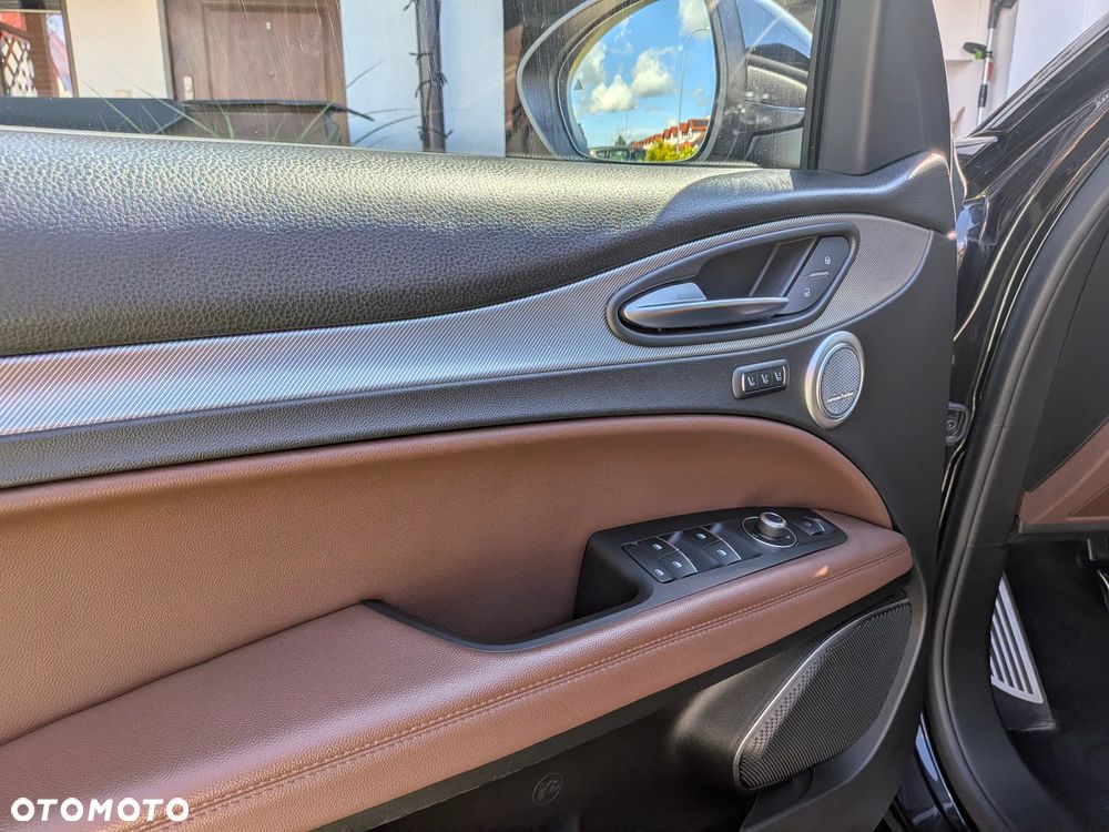 Alfa Romeo Stelvio 2.0 Turbo Veloce Q4 - 17