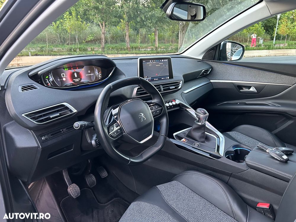 Peugeot 3008 PureTech 130 Stop & Start GPF Allure - 11
