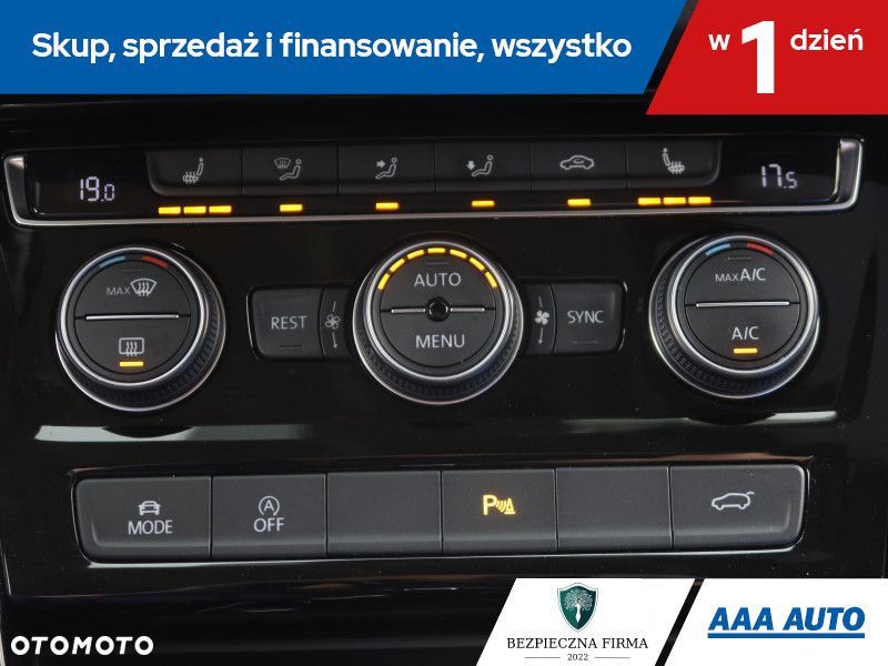 Volkswagen Touran - 18