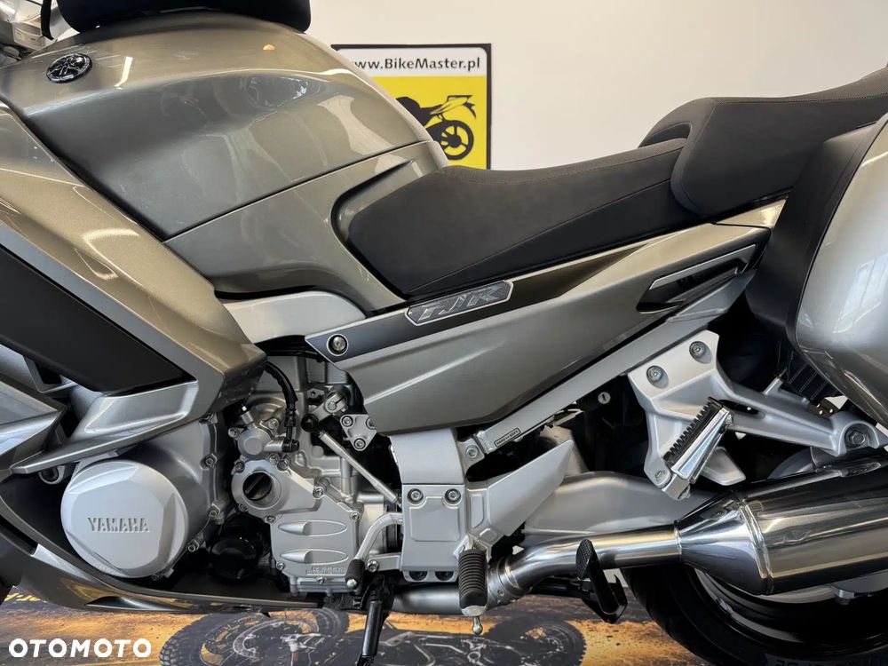 Yamaha FJR - 24
