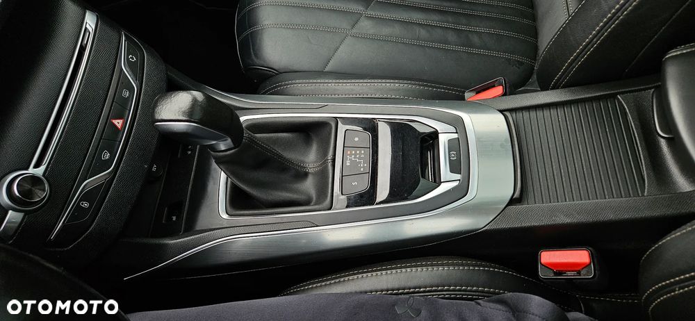 Peugeot 308 PureTech 130 GPF EAT8 Stop & Start Allure Pack - 13