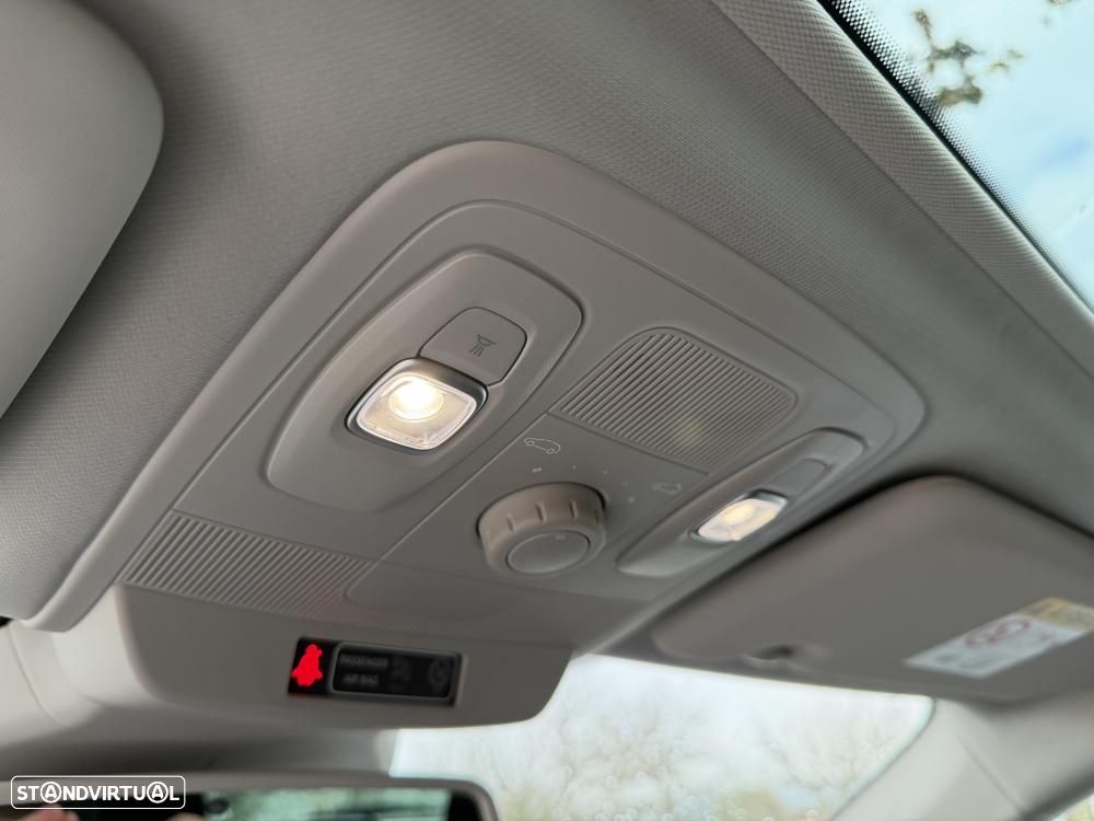 Renault Mégane ENERGY TCe 140 EDC GT-LINE - 24