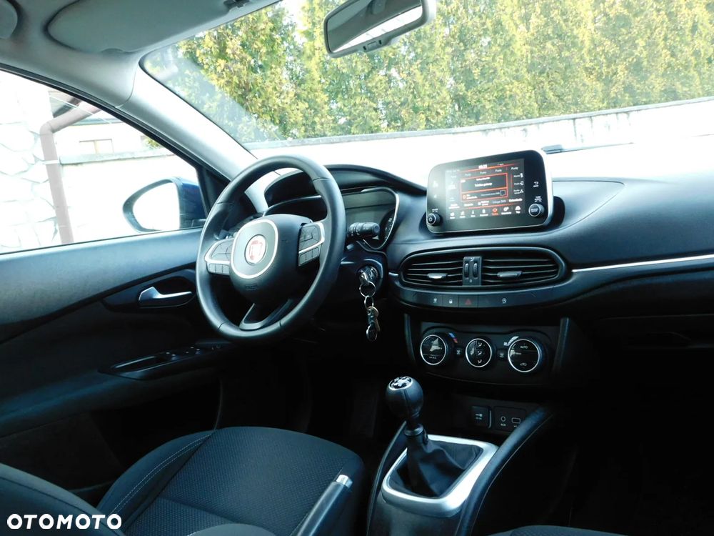 Fiat Tipo 1.4 T-Jet 16v Lounge EU6d - 18