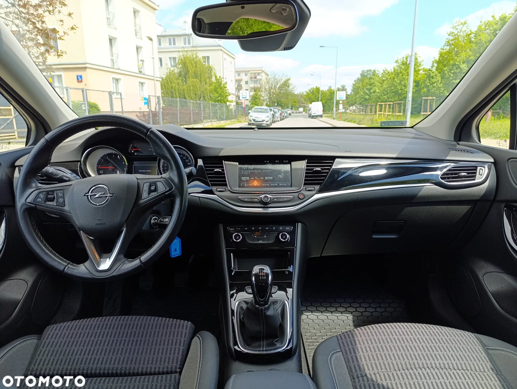 Opel Astra V 1.2 T Elegance S&S - 10