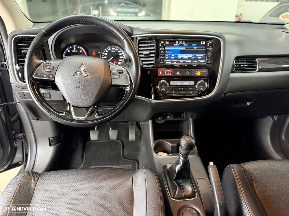 Mitsubishi Outlander 2.2 DI-D Intense+ - 16