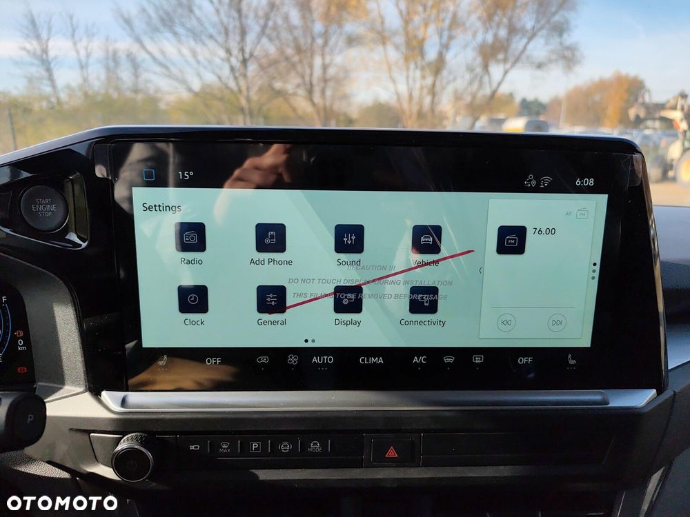 Volkswagen Caravelle - 14