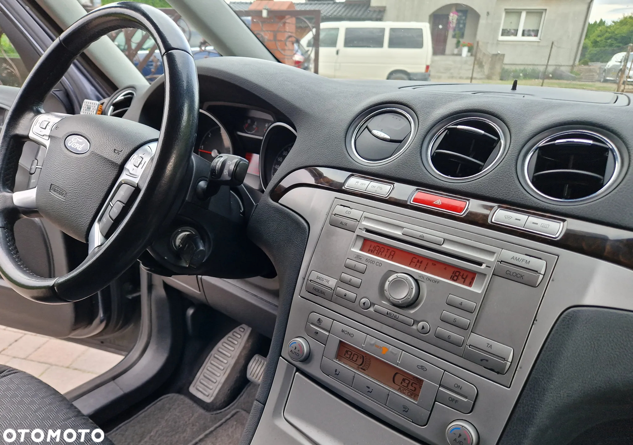 Ford Galaxy 2.0 TDCi Ghia - 19