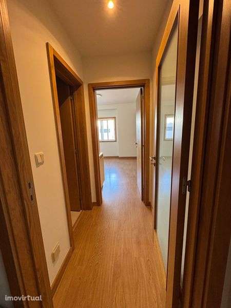 T1 (76m²) em Condomínio Fechado com Piscina Interior – Canidelo - Grande imagem: 4/12