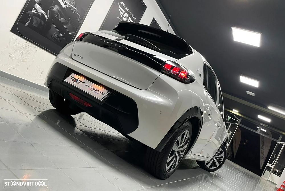 Peugeot e-208 - 23