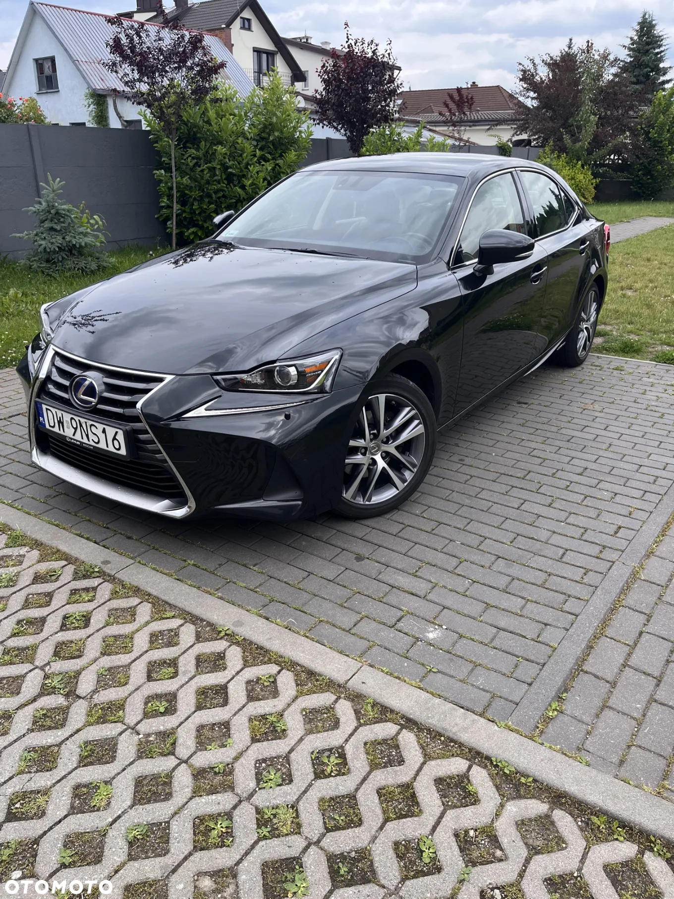 Lexus IS 300h Business Edition - 2