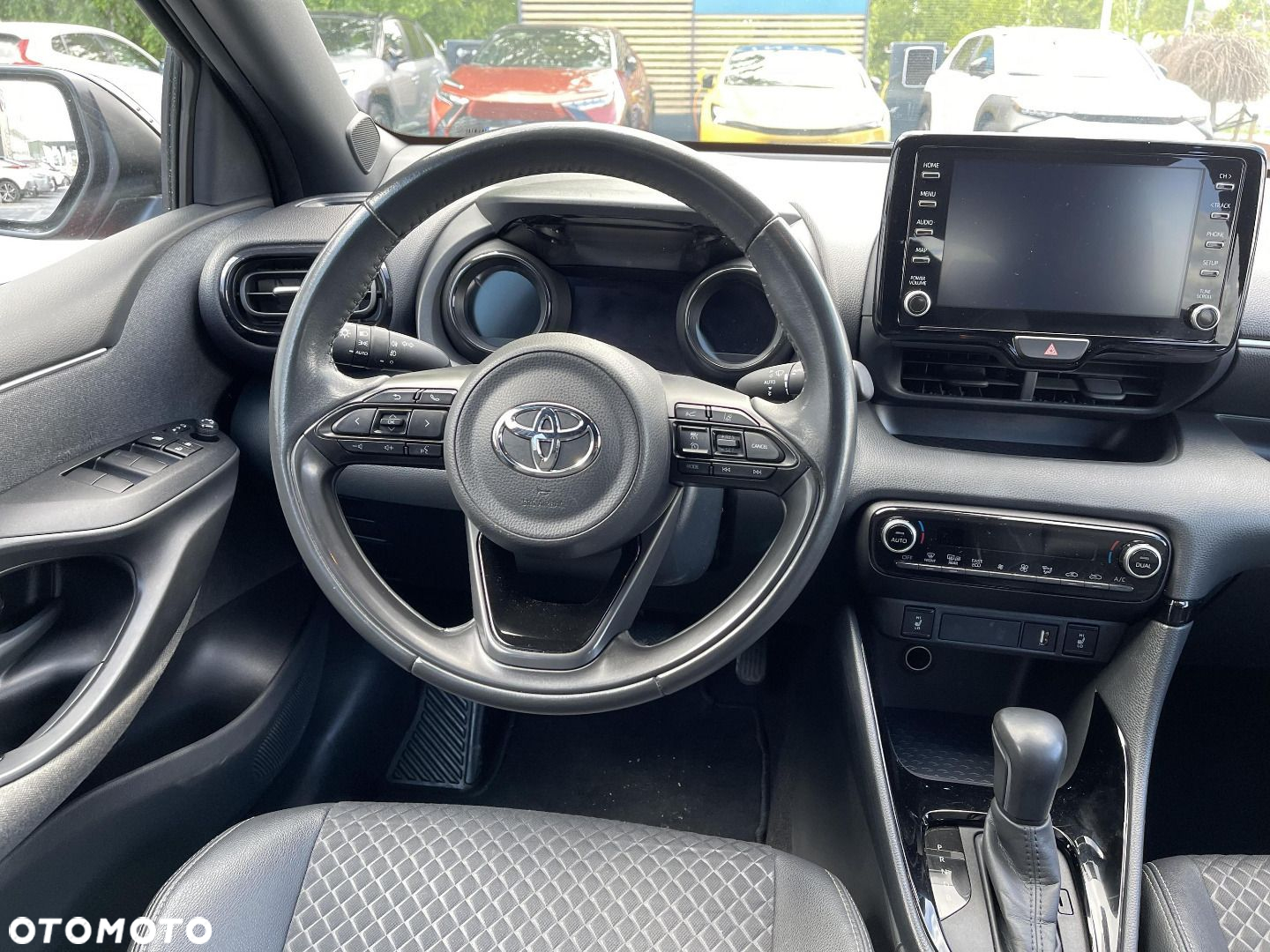 Toyota Yaris - 10